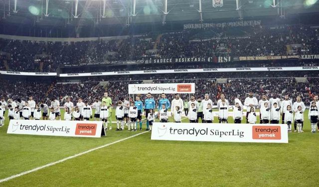 Trendyol Süper Lig: Beşiktaş: 0 - Trabzonspor: 0 (Maç devam ediyor)