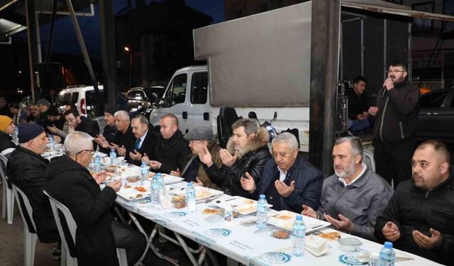 Afyonkarahisar Belediyesi iftar sofrası geleneğini sürdürüyor
