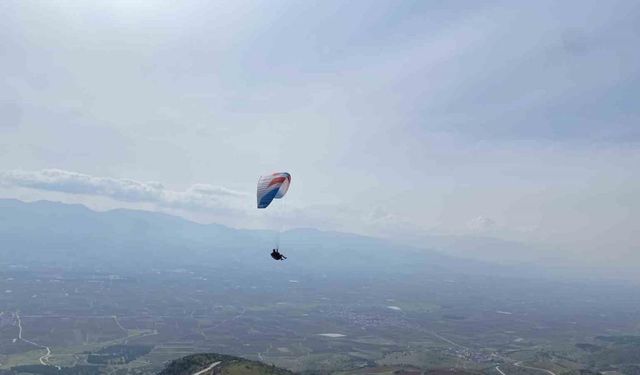 Alaşehir’de yamaç paraşütü pisti tam not aldı