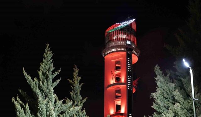 Atatürk Cumhuriyet Kulesinin ışık şovu havadan görüntülendi