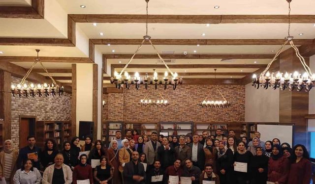 Diyarbakır’da gelenekten geleceğe edebiyat ve sanat okulu yazarlık atölyesi tamamlandı