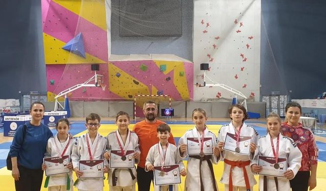 Düzceli judocular 7 madalya ile döndü