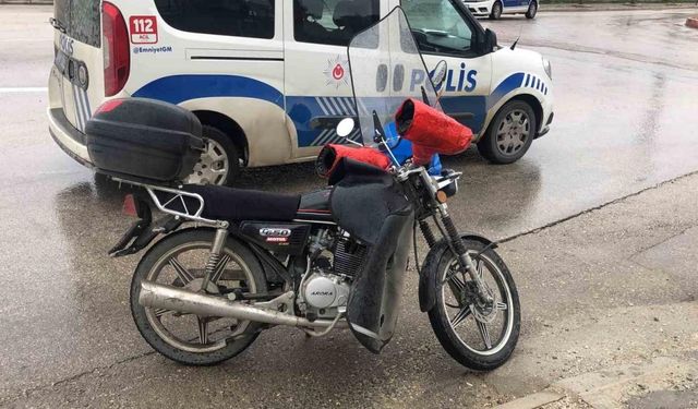 Elazığ’da motosiklet devrildi: 2 yaralı
