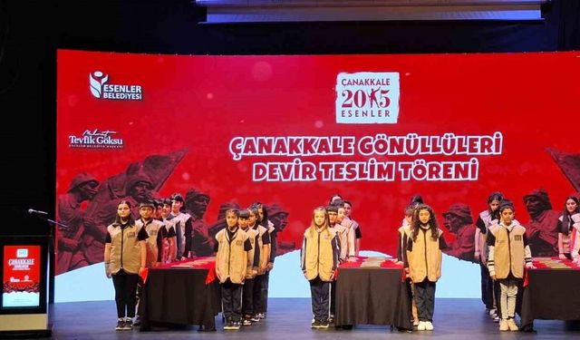 ‘Esenler’in 15’lileri Türk bayrağını düzenlenen törenle yeni arkadaşlarına devretti
