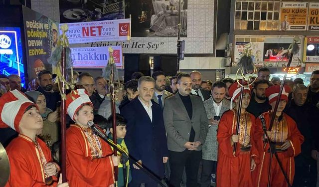 Gaziosmanpaşalılar Çanakkale Zaferini kutladı