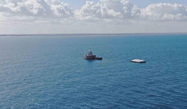 Güney Kıbrıs’tan Gazze’ye ulaşan gemideki yardımlar kamyonlara yüklendi