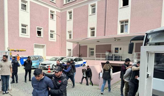 İzmir’deki nevruz kutlamasında ’terör propagandası’ yapan 36 kişi adliyede