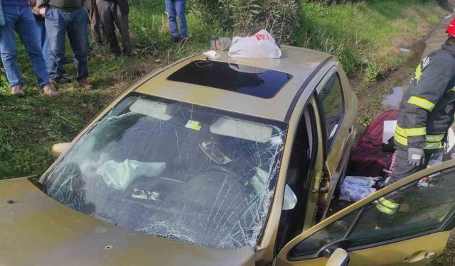 Manisa’da otomobil menfeze çarptı: 2 ağır yaralı