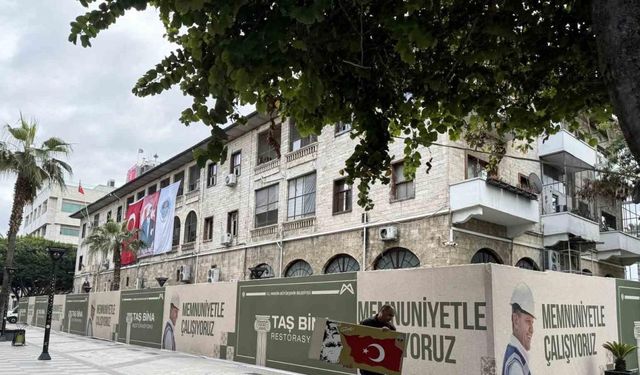 Mersin Büyükşehir Belediyesi, yeni binasında hizmet vermeye başladı