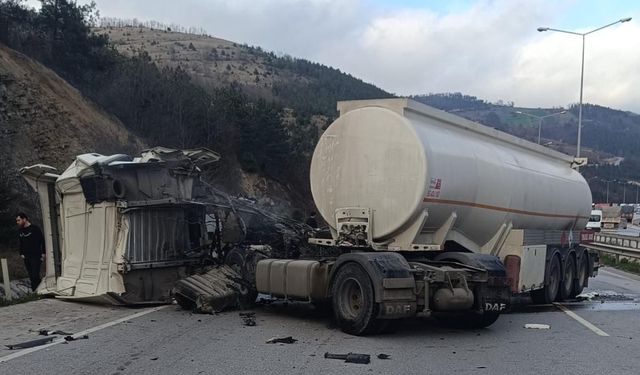 Samsun’da tanker kamyonla çarpıştı: 1 yaralı