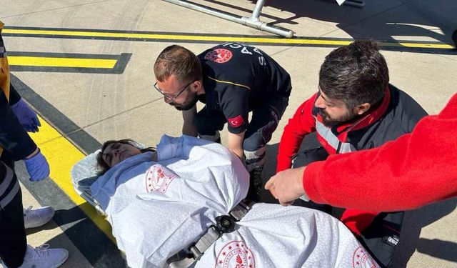 Şırnak’ta 7 aylık hamile kadın ambulans helikopterle Diyarbakır’a sevk edildi