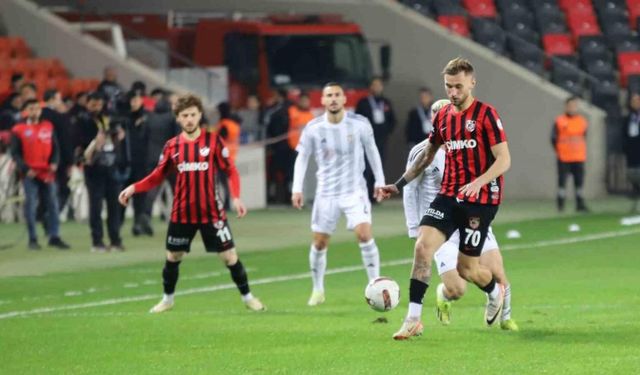Trendyol Süper Lig: Gaziantep FK: 1 - Beşiktaş: 0 (İlk yarı)