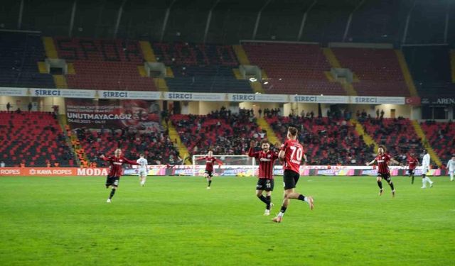 Trendyol Süper Lig: Gaziantep FK: 2 - Beşiktaş: 0 (Maç sonucu)