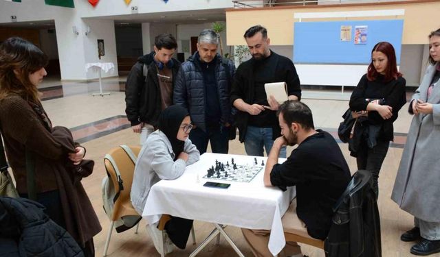 Yabancı Diller Kulübü’nün düzenlediği satranç turnuvası sona erdi