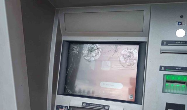 Alanya’da ATM’nin ekranına zarar verildi