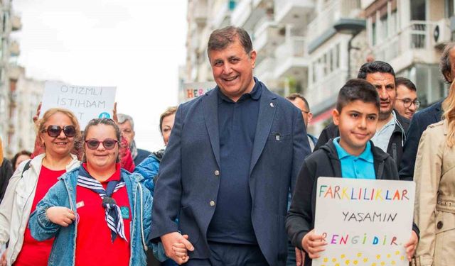 Başkan Tugay 2’nci İzmir Otizm Yürüyüşü’ne katıldı