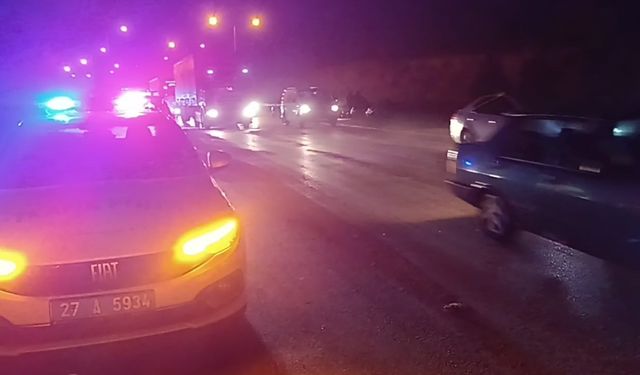 Gaziantep’te zincirleme trafik kazası: 3’ü polis 4 yaralı
