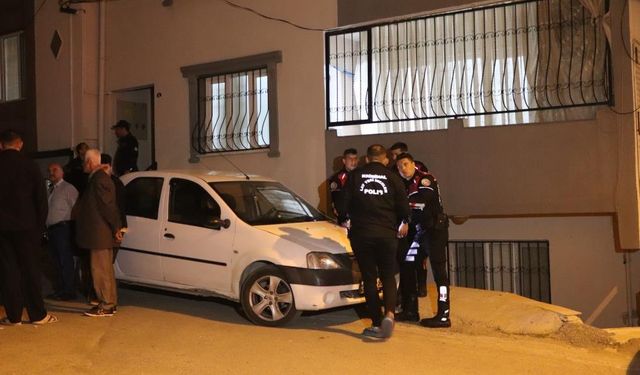 İzmir’de bir kızını öldüren diğerini de yaralayan baba hastanede öldü