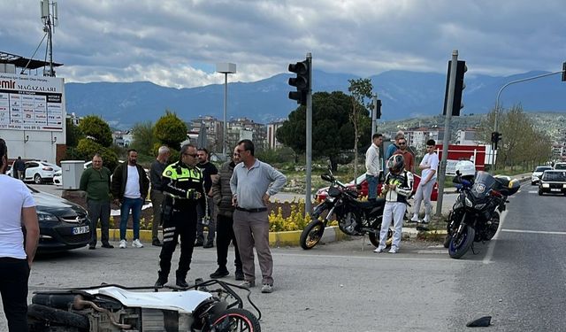 Kamyonla çarpışan motosiklet sürücüsü hayatını kaybetti