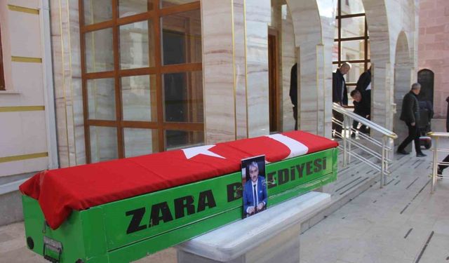 Sivas’ta kalp krizi sonucu hayatını kaybeden Milli Eğitim Müdürü defnedildi