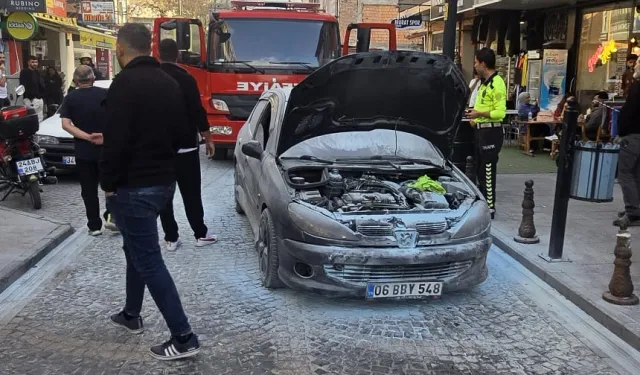 Erzincan'da Otomobil Yangınında Faciadan Dönüldü