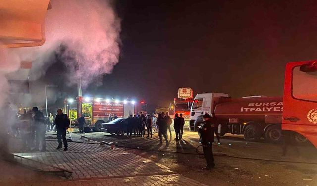Bursa’da market deposunda korkutan yangın