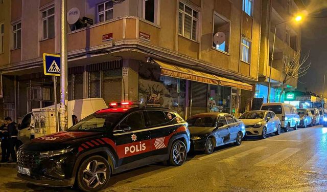 Küçükçekmece’de cadde ortasında silahlı saldırı: 1 yaralı