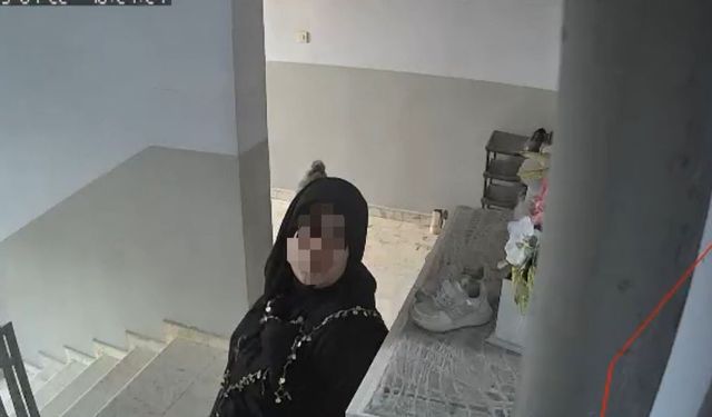 Zillere Bastı, Kamerayı Fark Edince Göbek Attı