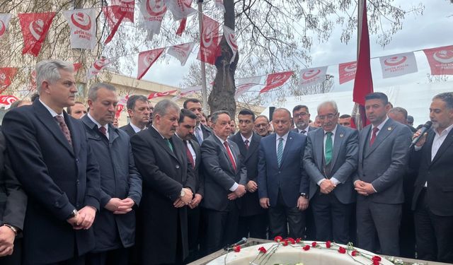 Muhsin Yazıcıoğlu, mezarı başında anıldı