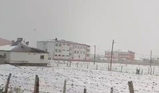 Sivas'ta Kar Yağışı Nedeniyle Okullar Tatil Edildi