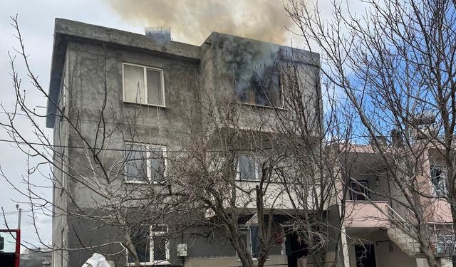Bandırma’da çıkan ev yangını kontrol altına alındı