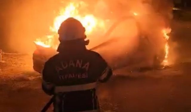 "Psikolojim Bozuk" Diyerek Annesinin Otomobilini Ateşe Verdi