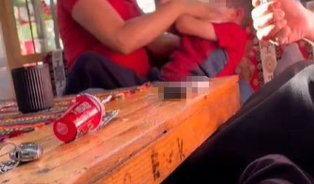 Vicdansız anne çocuğunu döverken cep telefonu kamerasına yansıdı