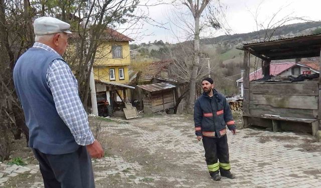 Yangın söndürmeye gelen itfaiyeciyle ilginç diyalog: "Su atmayın evin içi su dolar"