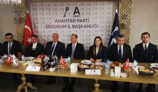 Anahtar Parti Erzurum Teşkilatı Yönetim Kurulunu Tanıttı