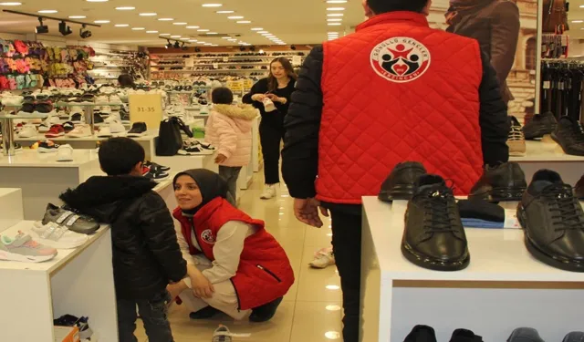 Erzincan’da Gönüllü Gençlerden Bayramlık Hediyesi
