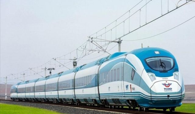 O ilçeye hızlı tren müjdesi: Vatandaşlar davul zurnayla kutladı