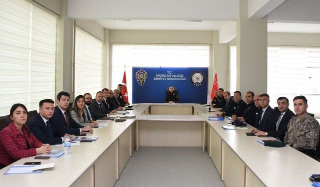 Emniyet Müdürü Baybaba, birim amirleriyle toplantı yaptı