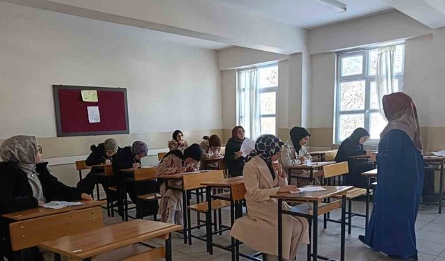 Erzincan’da umre ödüllü bilgi yarışması düzenlendi