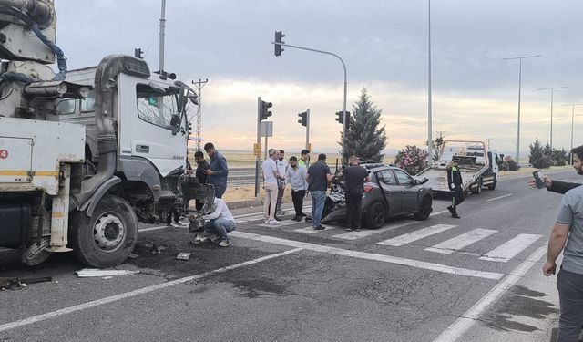 Diyarbakır'da 3 araç kazaya karıştı; 11 yaralı