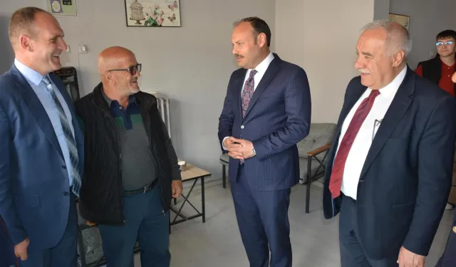 MHP Erzincan Teşkilatı Tercan, Mercan ve Çadırkaya’da Esnafla Buluştu