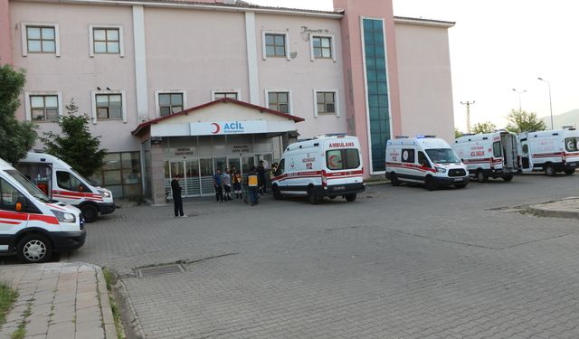 Karlıova’da Dehşet: Yolcu Otobüsü Devrildi, Yaralılar Yoğun Bakımda!