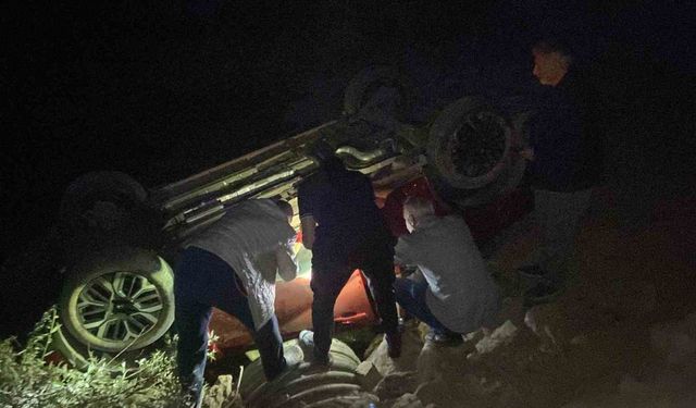 Erzincan Kemaliye’de Otomobil Su Kanalına Uçtu: 4 Kişi Yaralandı