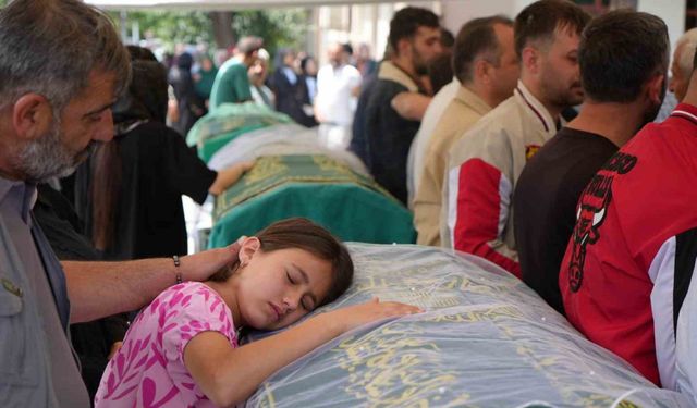 Motosiklet tutkunu iki genç kız trafik canavarı kurbanı oldu