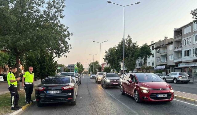 Trafik ekiplerinden ters yön ve hatalı park denetimi!