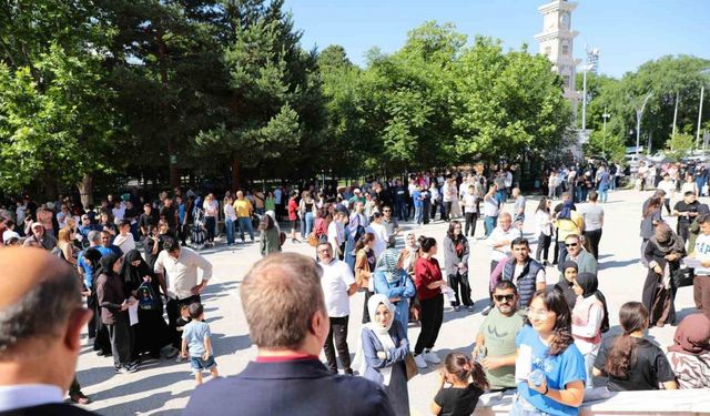 Vali Aydoğdu’dan LGS Sınavı Öncesi Öğrencilere Moral Ziyareti
