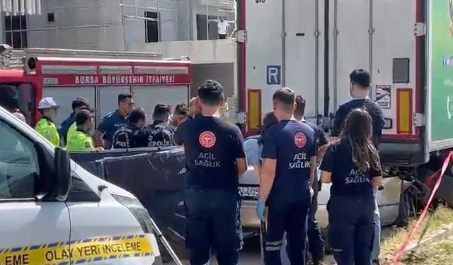 Otomobilin Tır'a Çarptığı Kaza Kamerada: 1 Ölü