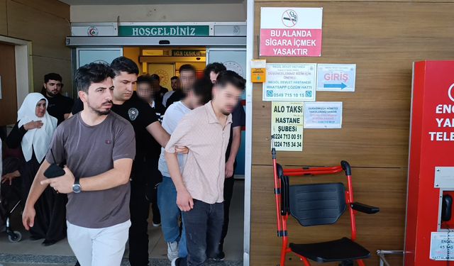 Silah zoruyla kaçırıp, el koydukları banka kartından 8 bin TL çektiler; 6 tutuklama