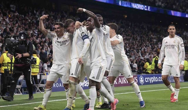 Real Madrid, tur kapısını araladı