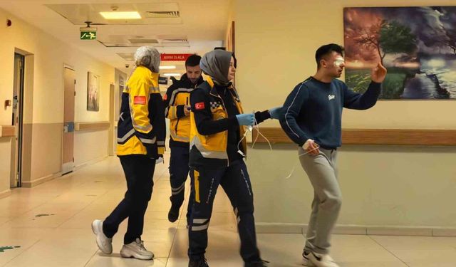 İnegöl’de Mobilya Fabrikasında İş Kazası: Gözüne Ahşap Parçası Saplanan İşçi Yaralandı